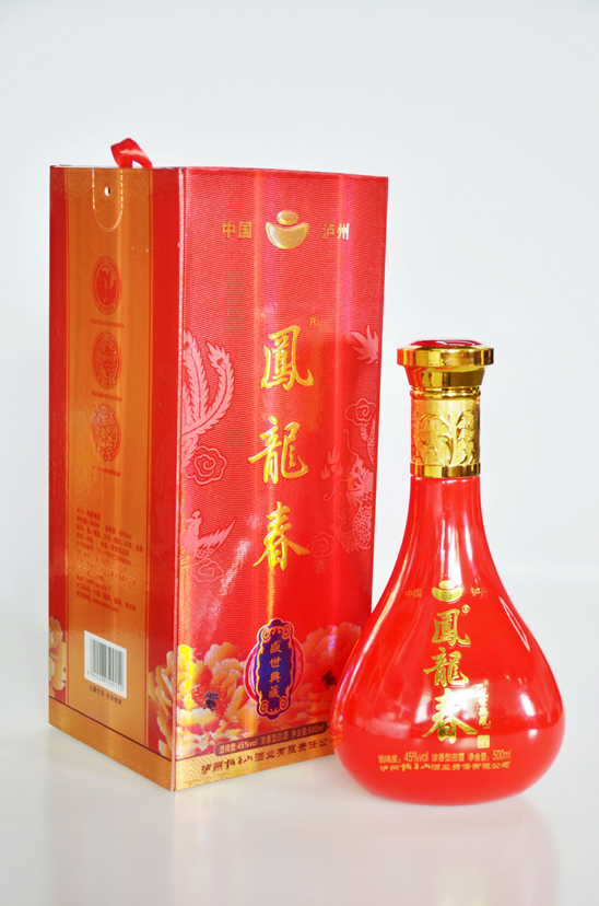 凤龙春酒盛世典藏盒瓶展示